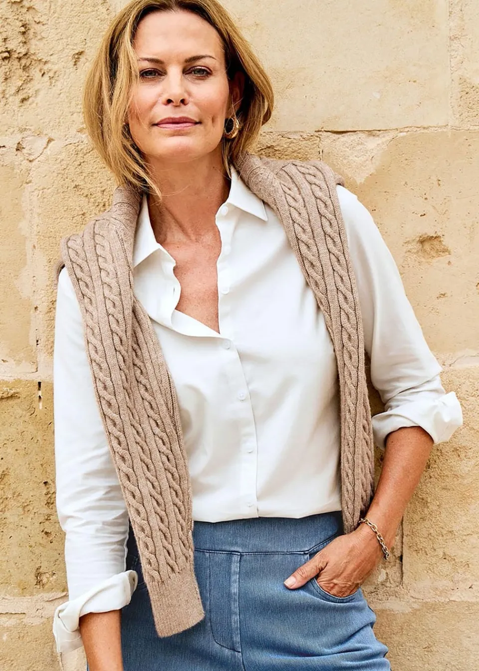 Tops>Cotton Traders White Oxford Shirt