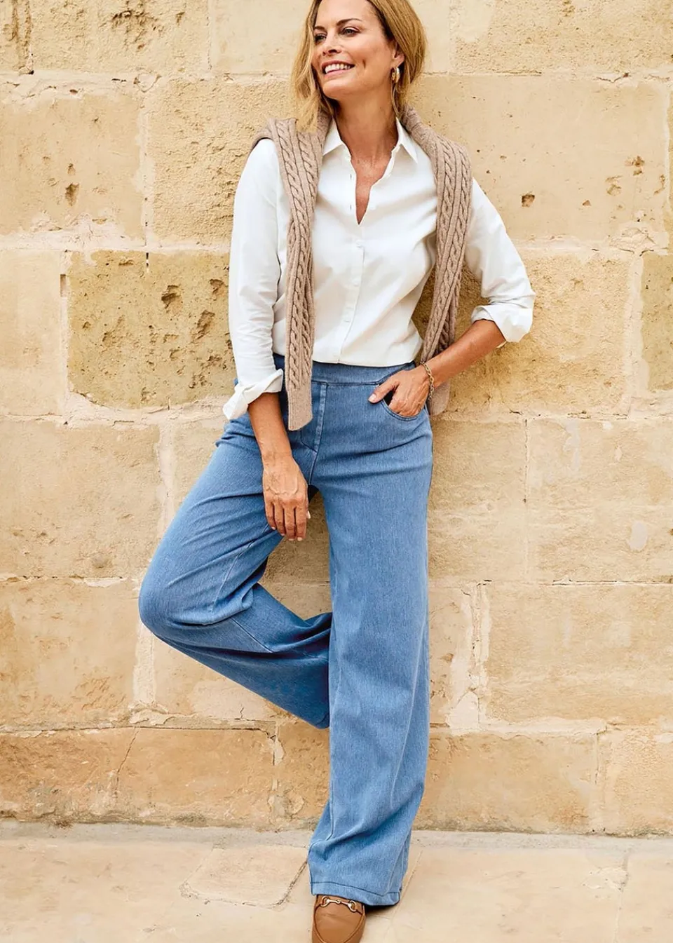Tops>Cotton Traders White Oxford Shirt