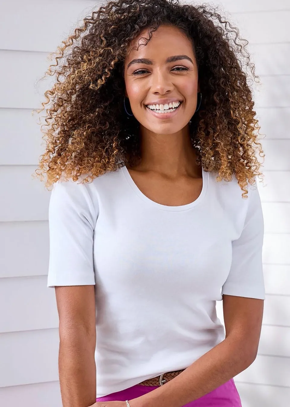 T-Shirts>Cotton Traders White Wrinkle Free Short Sleeve Scoop Neck Top