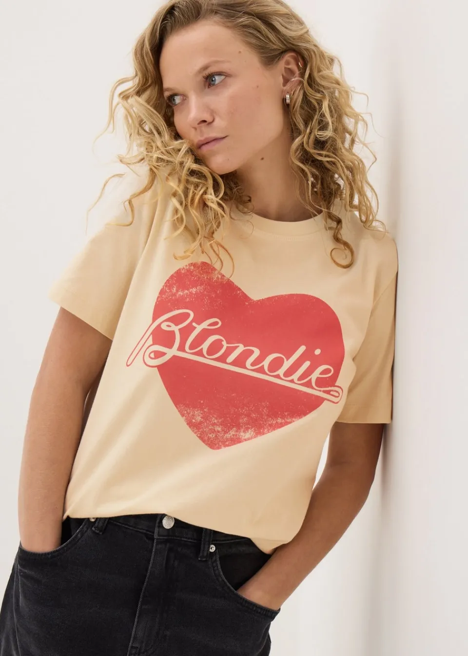 T-Shirts>Blondie Cream Heart T-Shirt