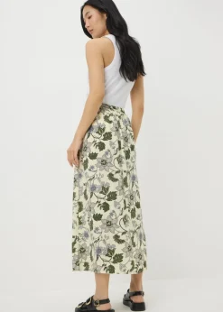 Skirts><noscript><img width=