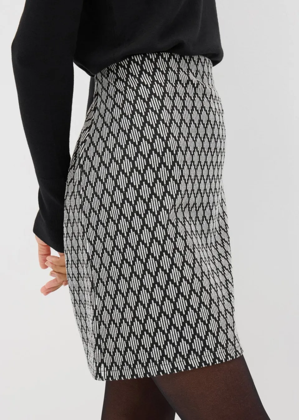 Skirts>Et Vous Black Diamond Ponte Mini Skirt