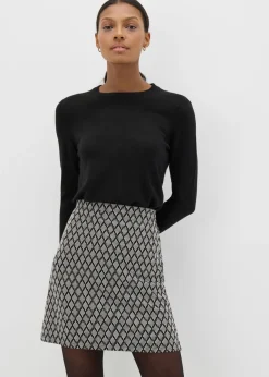 Skirts><noscript><img width=