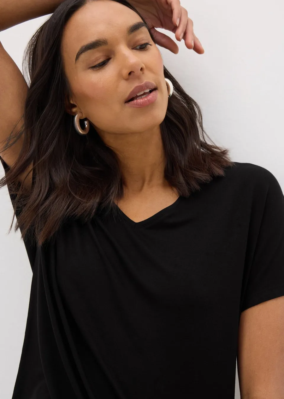 T-Shirts>Et Vous Black V-Neck T-Shirt