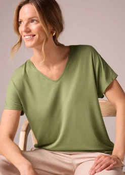 T-Shirts><noscript><img width=
