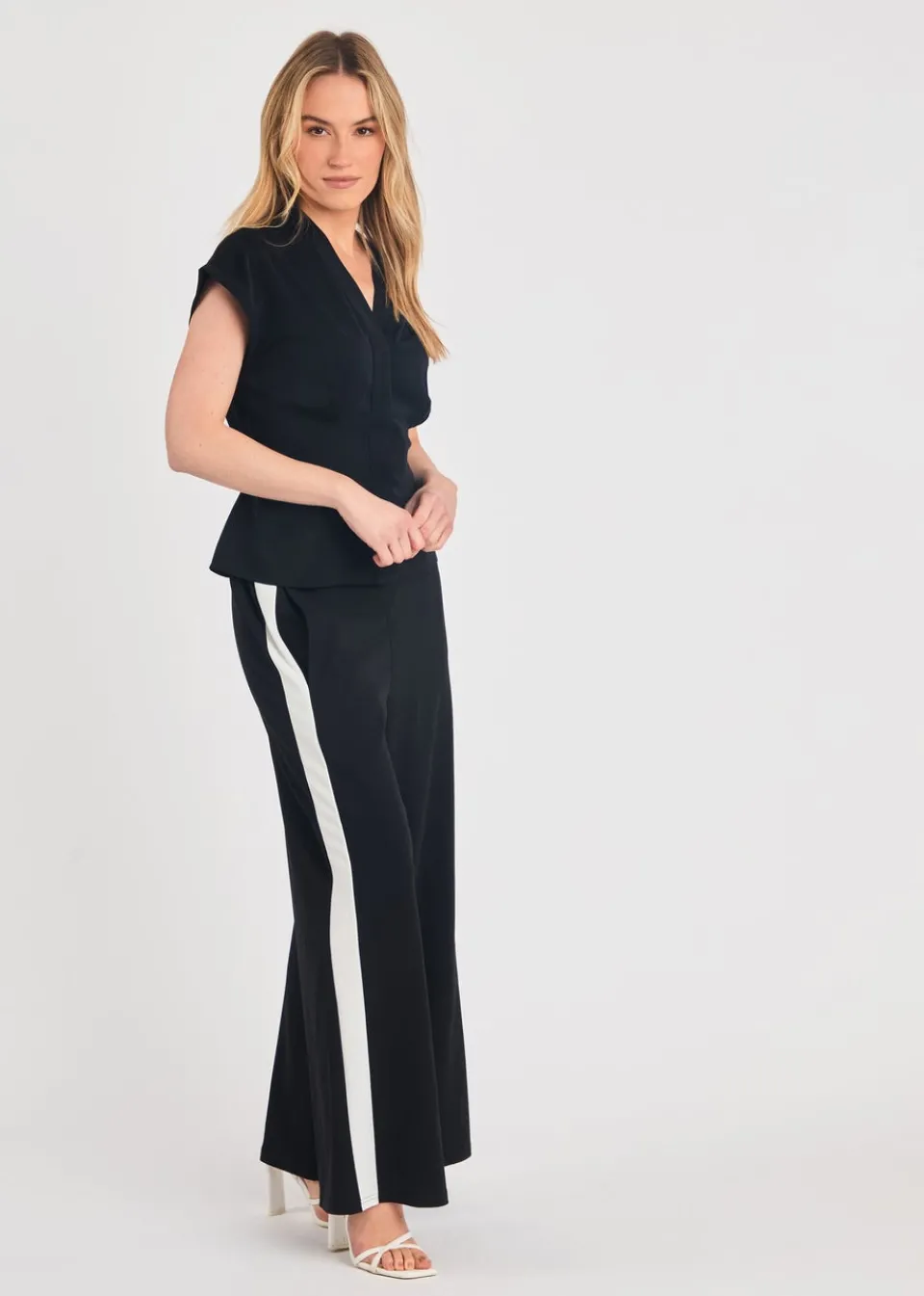 Tops>French Connection Black V-Neck Button Up Short Sleeve Crepe Blouse