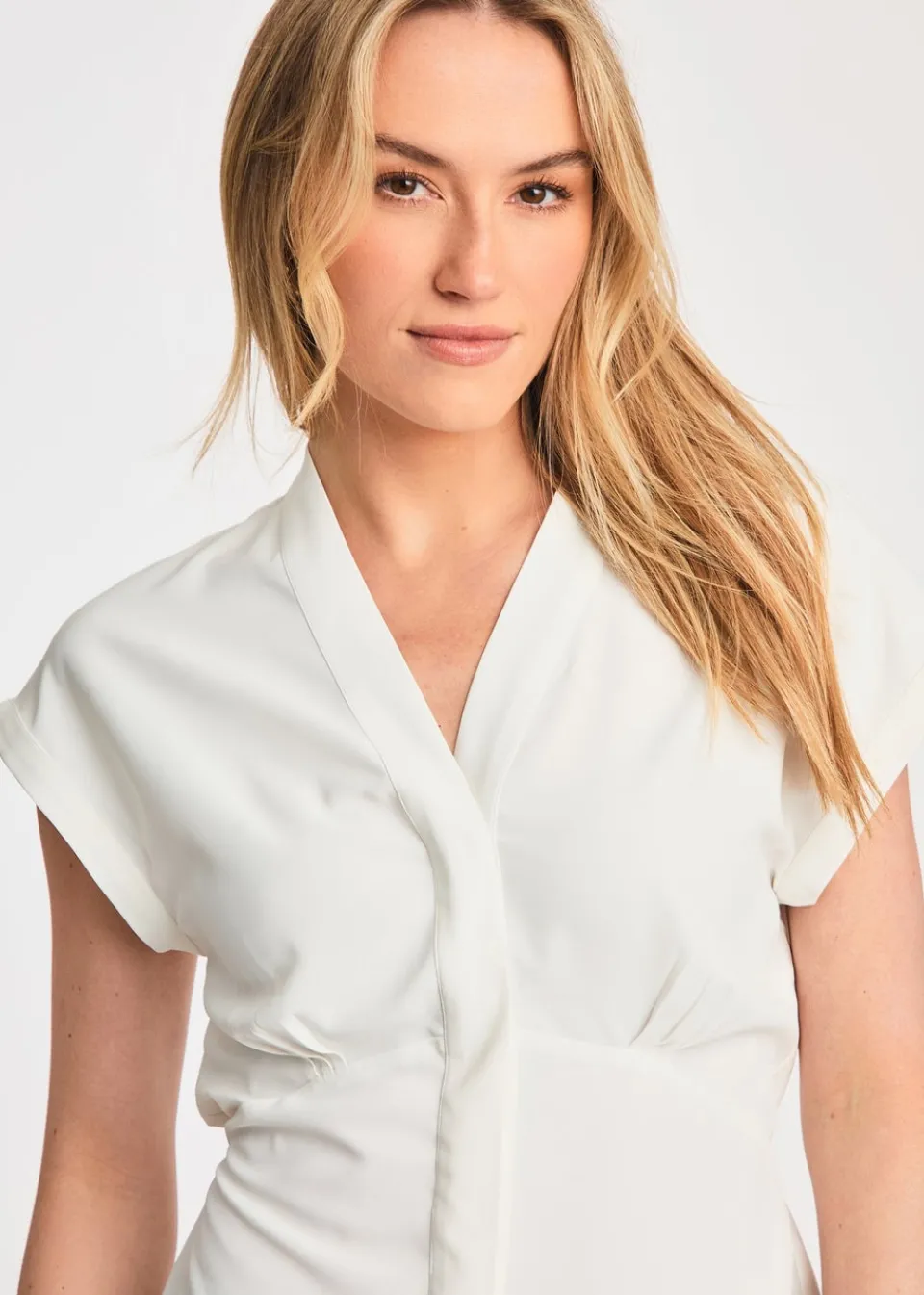 Tops>French Connection White V-Neck Button Up Short Sleeve Crepe Blouse