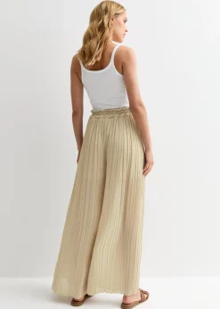Trousers><noscript><img width=