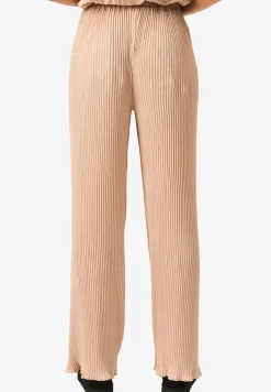 Trousers><noscript><img width=