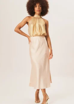 Skirts><noscript><img width=