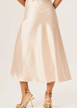 Skirts><noscript><img width=