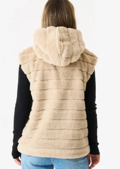Coats & Jackets><noscript><img width=