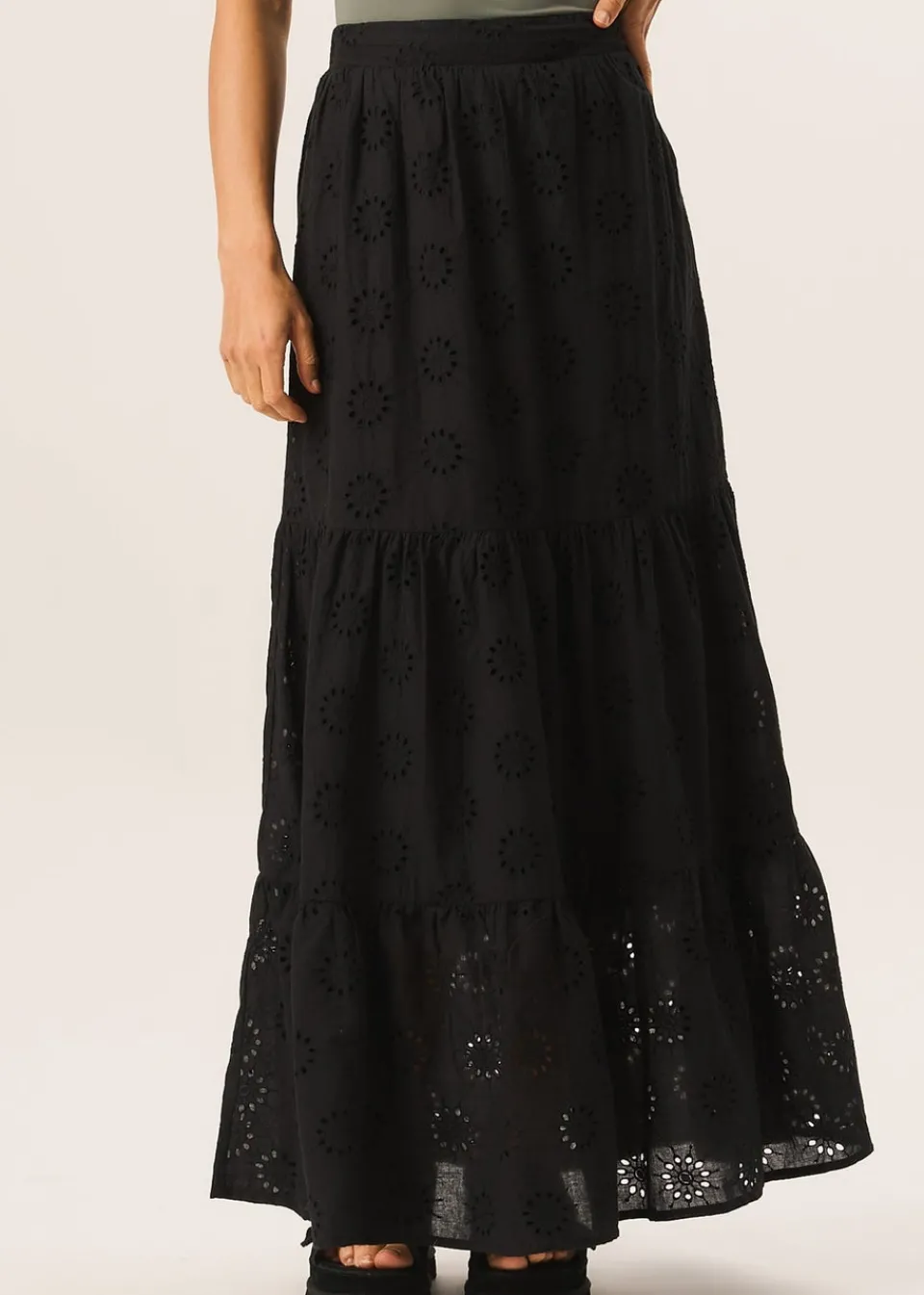 Skirts>Gini London Black Tiered Lace Embroidered Long Skirt