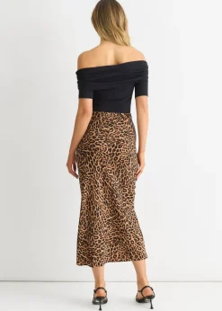 Skirts><noscript><img width=