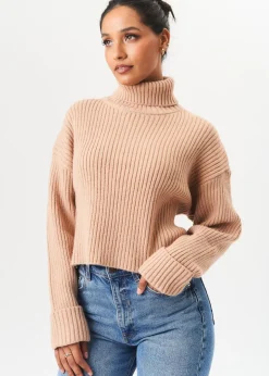Knitwear><noscript><img width=