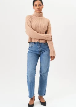 Knitwear><noscript><img width=