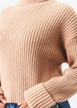 Knitwear><noscript><img width=