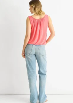 Tops><noscript><img width=
