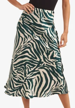 Skirts><noscript><img width=