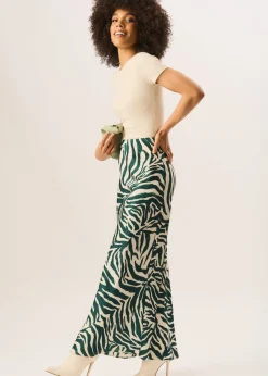 Skirts><noscript><img width=