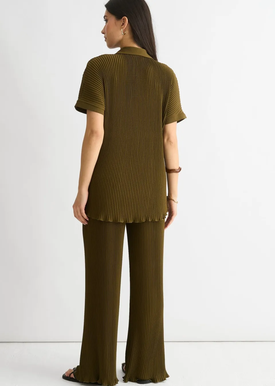 Tops>Gini London Olive Plisse Short Sleeve Oversized Shirt