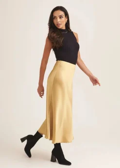 Skirts><noscript><img width=