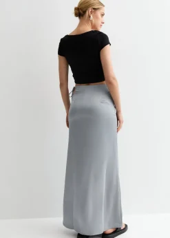 Skirts><noscript><img width=
