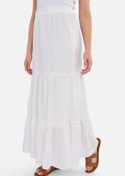 Skirts><noscript><img width=