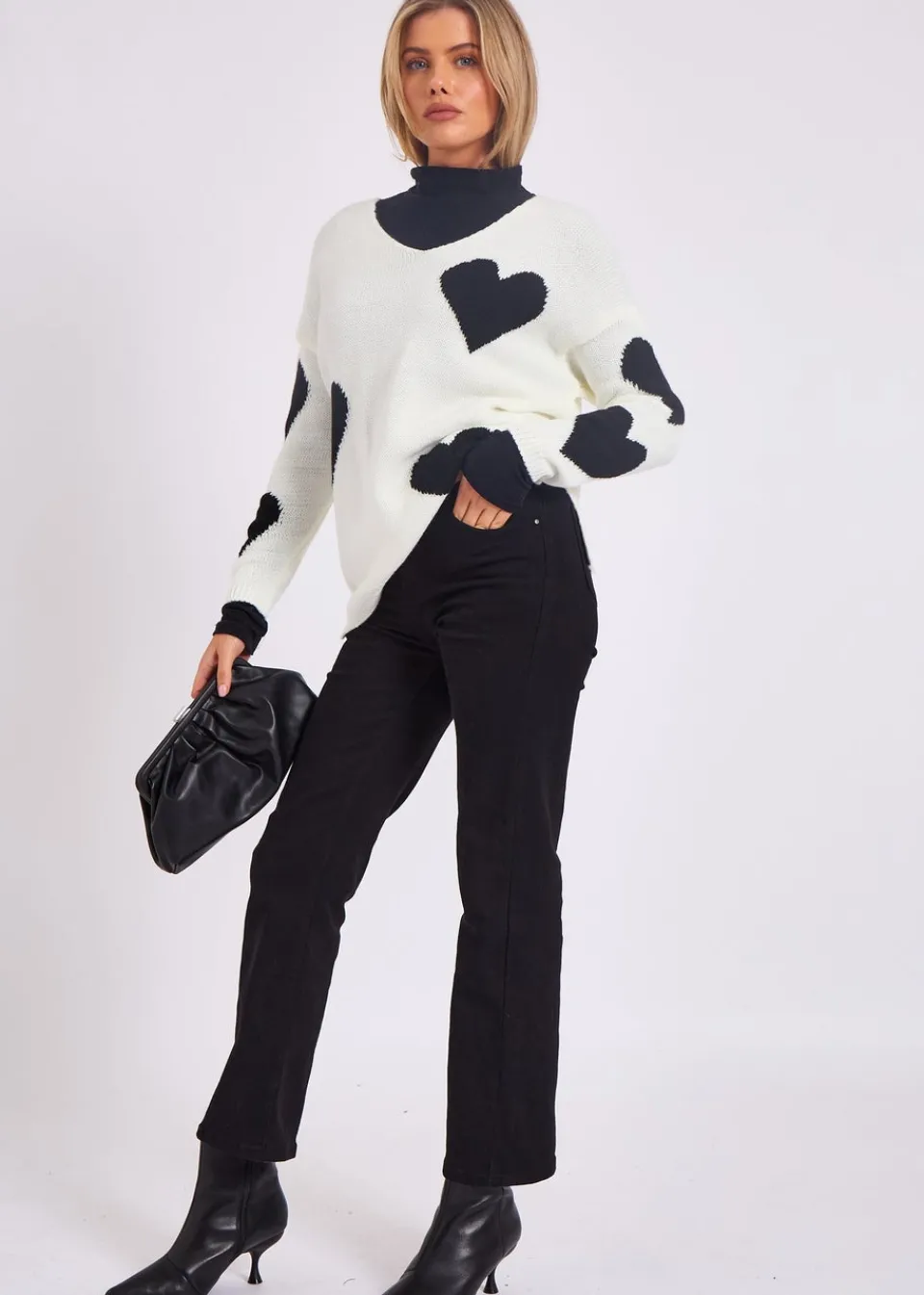 Knitwear>Gini London White V Neck Oversized Heart Knit Jumper