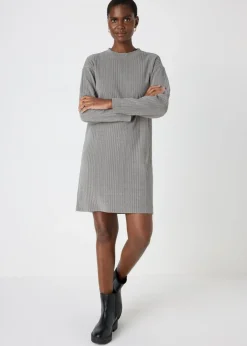 Knitwear><noscript><img width=