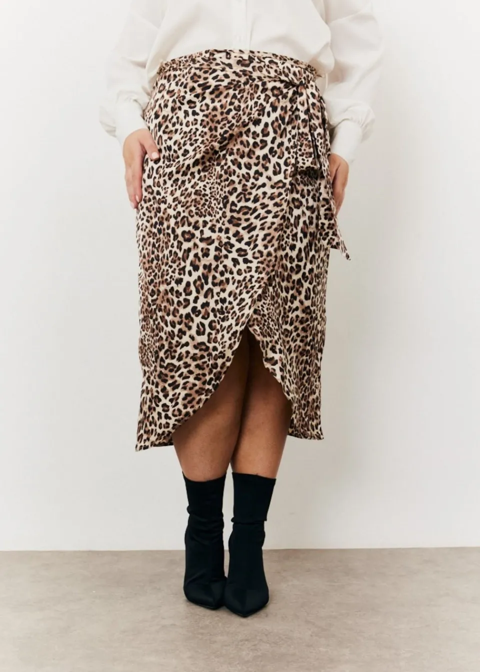 Skirts>In The Style Brown Leopard Print Midi Skirt