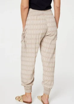 Trousers><noscript><img width=