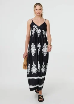 Dresses>Izabel London Black & White Ikat Print Sleeveless Shirred Maxi Dress