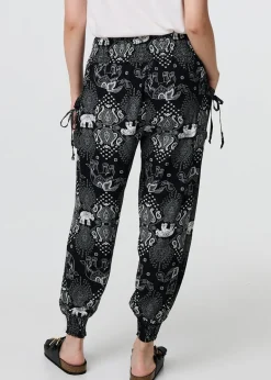 Trousers><noscript><img width=