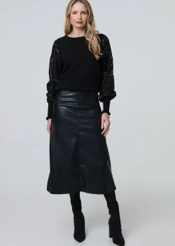 Skirts><noscript><img width=