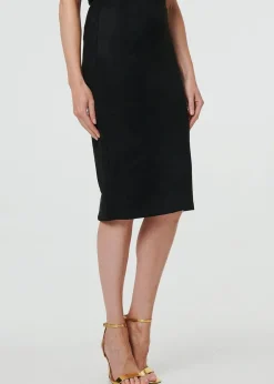 Skirts><noscript><img width=