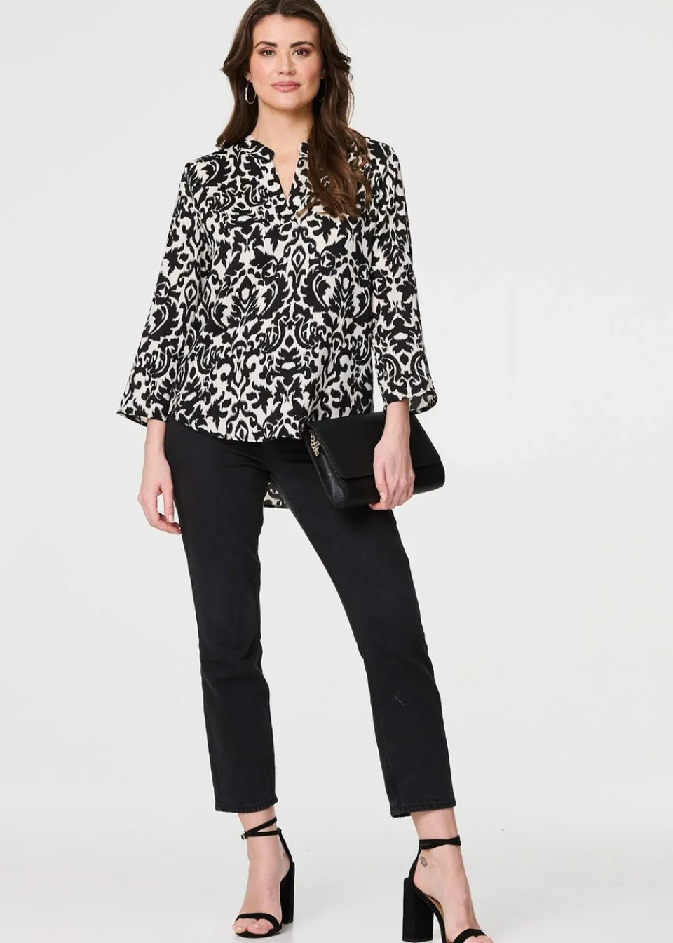 Tops>Izabel London Black Printed Curve Hem Blouse