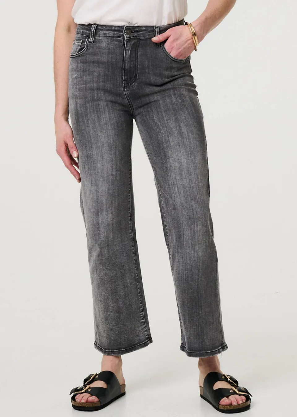Jeans & Jeggings>Izabel London Black Relaxed Straight Leg Denim Jeans