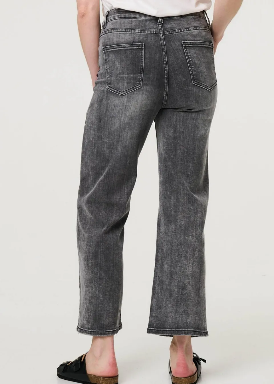 Jeans & Jeggings>Izabel London Black Relaxed Straight Leg Denim Jeans