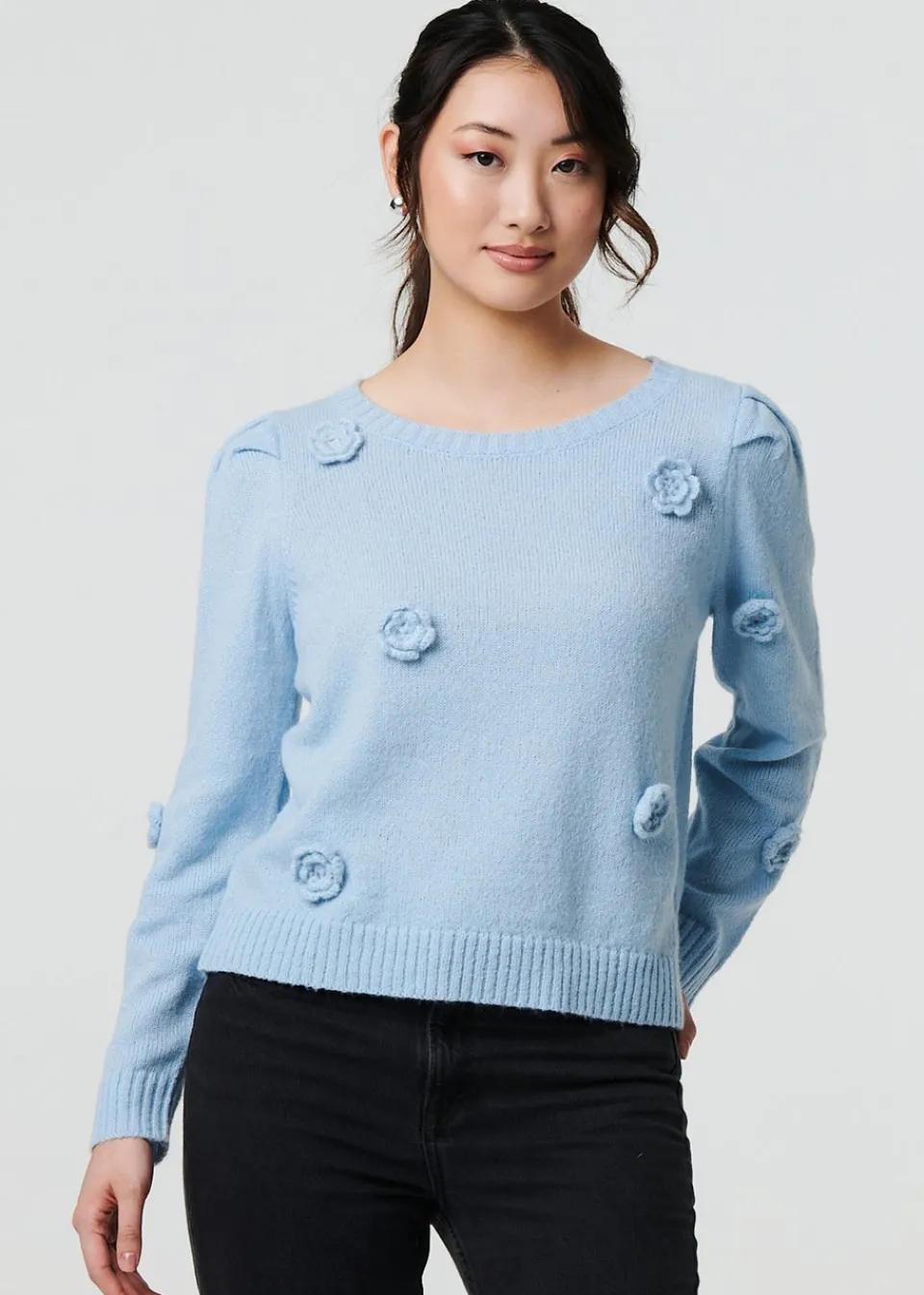 Tops>Izabel London Blue Floral Embroidered Cropped Jumper