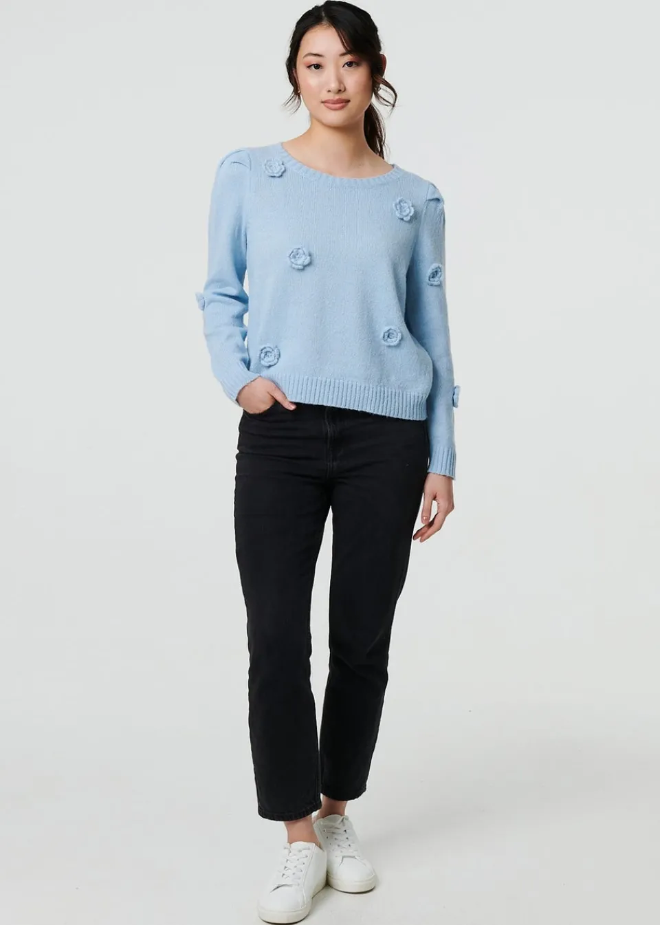 Tops>Izabel London Blue Floral Embroidered Cropped Jumper