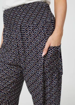 Trousers><noscript><img width=
