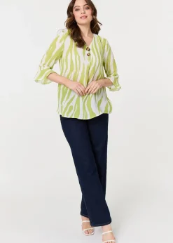Tops>Izabel London Green Animal Print 3/4 Flared Sleeve Blouse