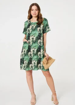 Dresses>Izabel London Green Floral Short Sleeve Knee Length Shift Dress