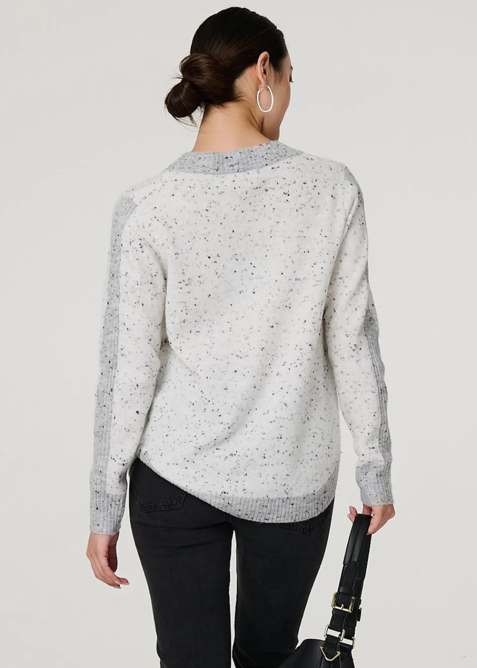 Tops>Izabel London Grey Colour Block Long Sleeve Curve Hem Jumper