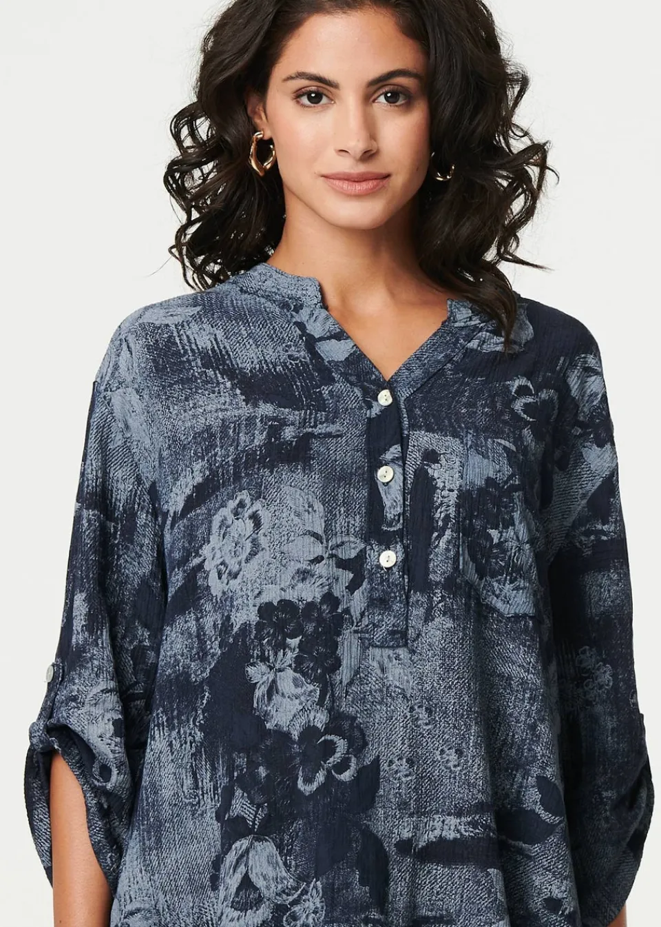 Tops>Izabel London Navy Floral 3/4 Sleeve Relaxed Blouse