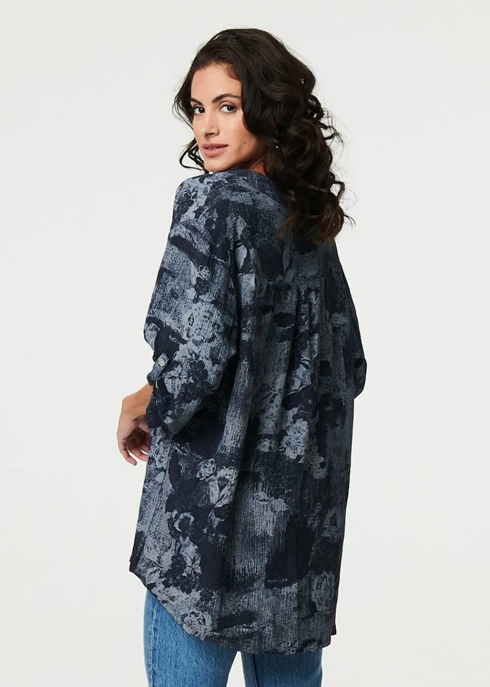 Tops>Izabel London Navy Floral 3/4 Sleeve Relaxed Blouse