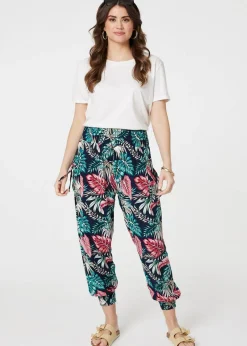 Trousers><noscript><img width=