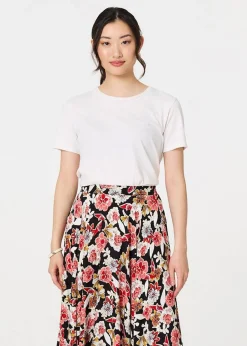 Skirts><noscript><img width=