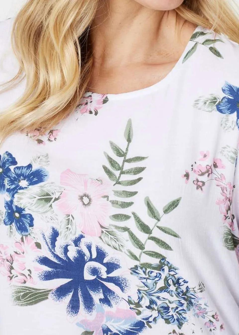 T-Shirts>Izabel London Pink Floral 3/4 Flare Sleeve Curve Hem Top